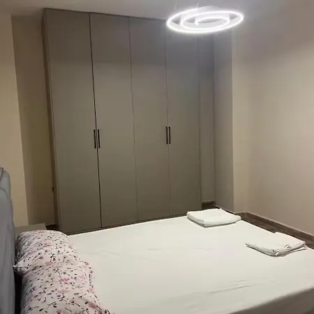Ajans * Golem (Tirana)